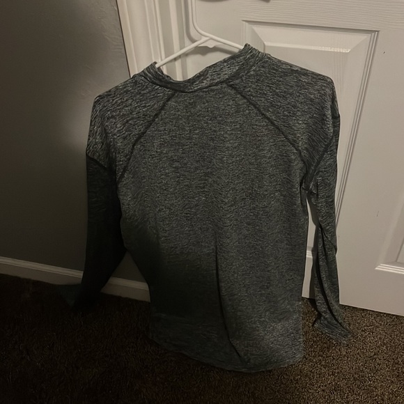 Nike Dri-Fit quarter zip never worn - Picture 2 of 2